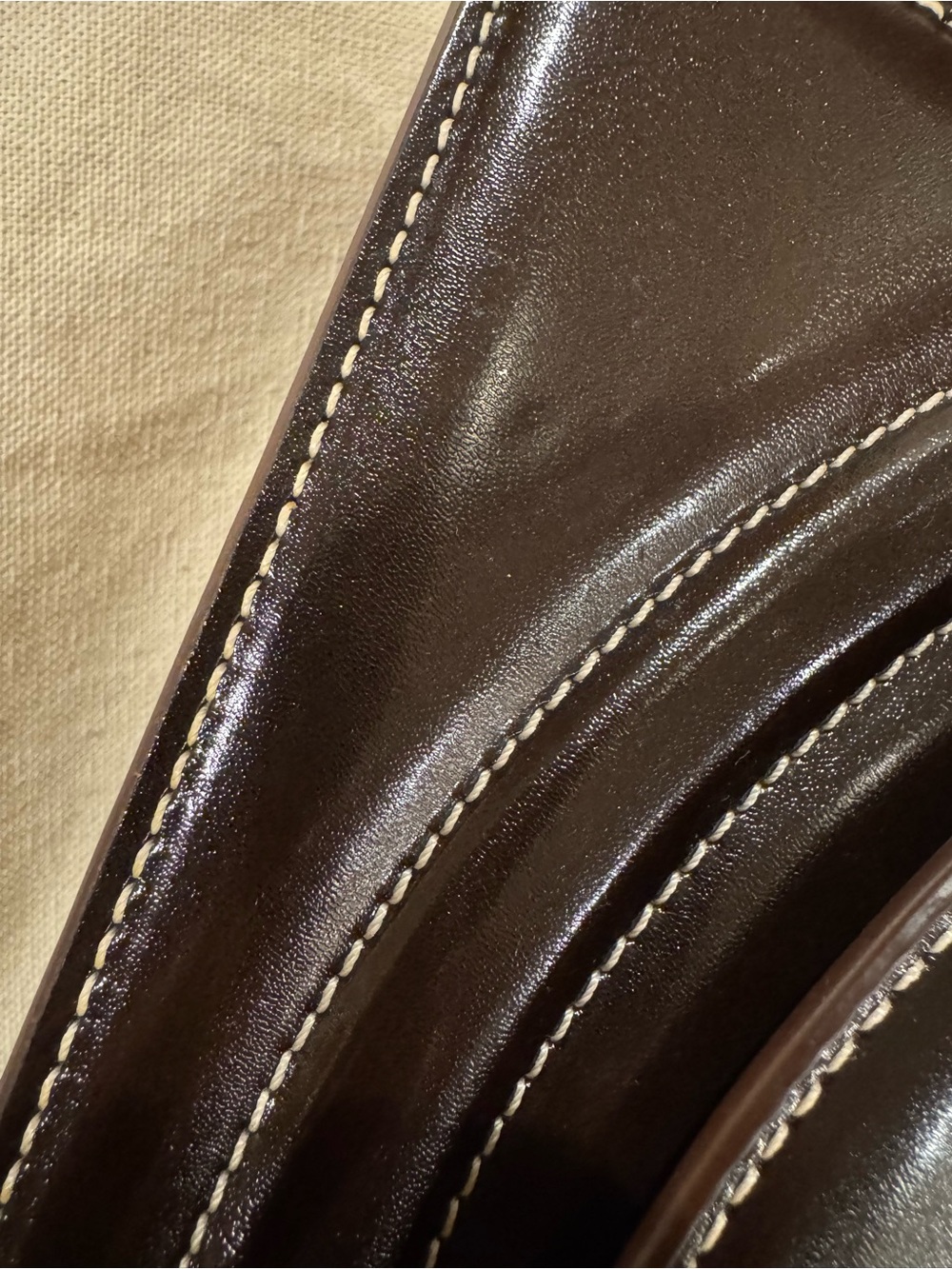 Jacquemus Le Sac Rond Handbag - Picture 9 of 9